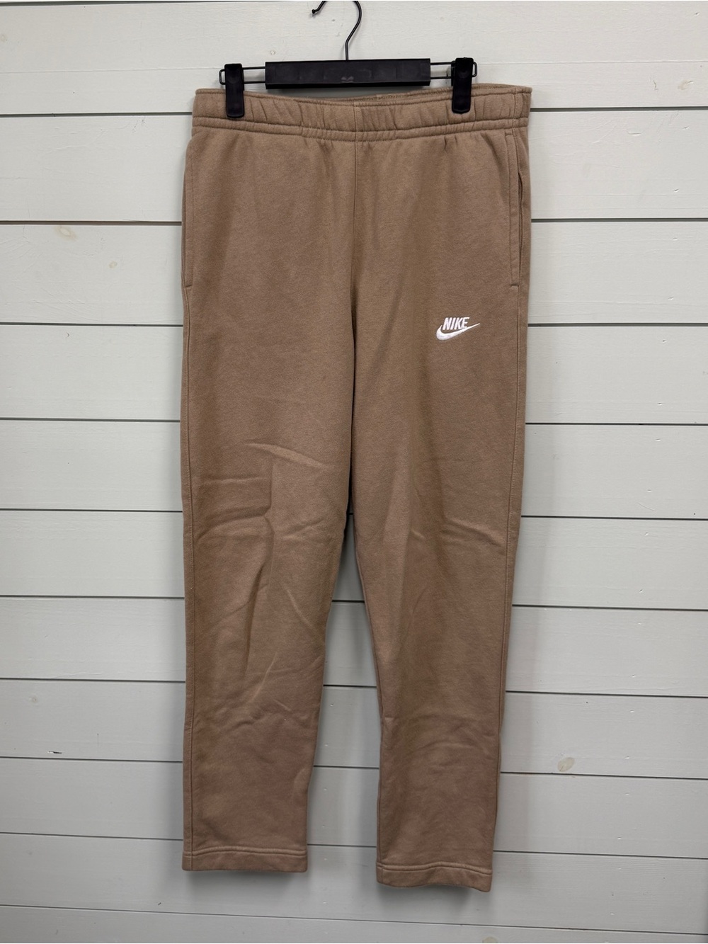 Nike sportswear club fleece pants men’s tan size medium